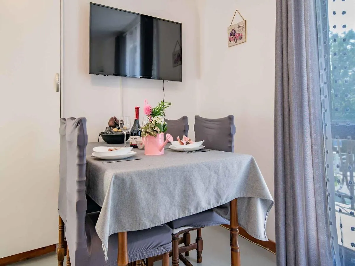 Apartment In Njivice - Insel Krk 45791